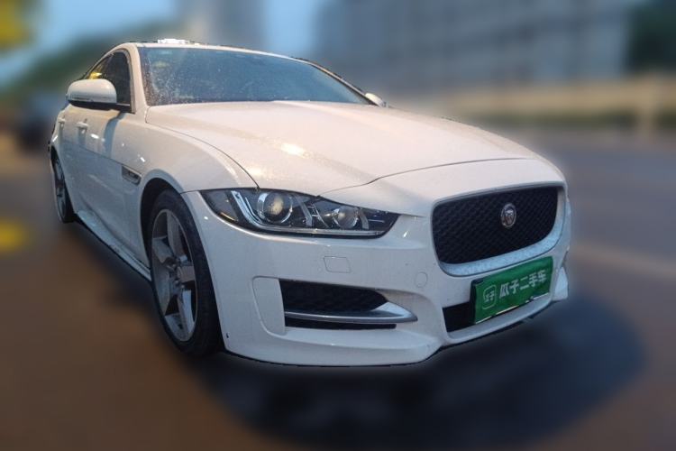 Used Jaguar XE 2015 2.0T 200 PS R-Sport Front Right 45 Deg