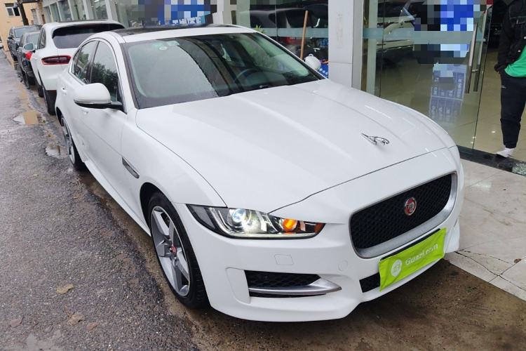 Used Jaguar XE 2015 2.0T 200 PS R-Sport Front Right 45 Deg