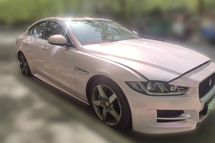 Used Jaguar XE 2015 2.0T 200 PS R-Sport Front Right 45 Deg
