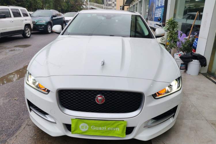 Used Jaguar XE 2015 2.0T 200 PS R-Sport Front