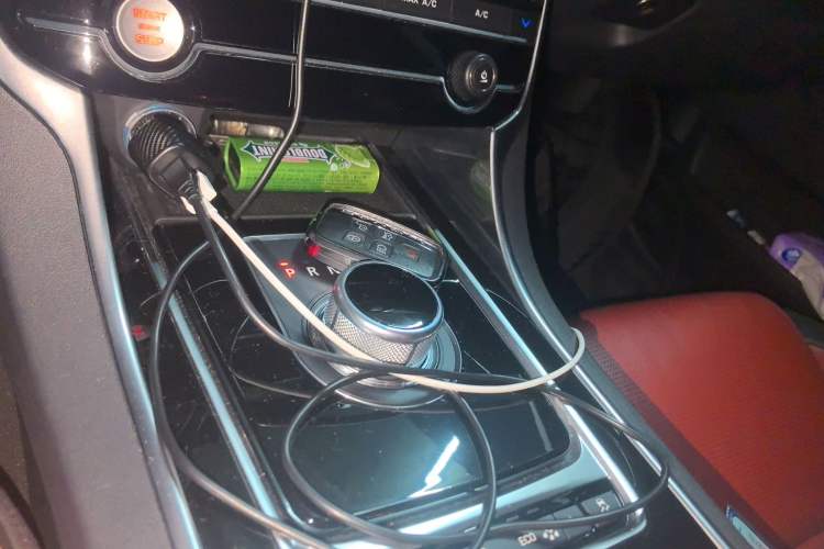 Used Jaguar XE 2015 2.0T 200 PS R-Sport Gear Lever