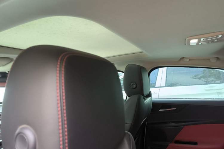 Used Jaguar XE 2015 2.0T 200 PS R-Sport Headliner