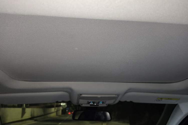 Used Jaguar XE 2015 2.0T 200 PS R-Sport Headliner