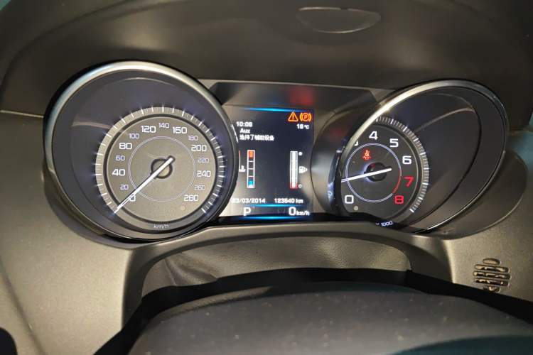 Used Jaguar XE 2015 2.0T 200 PS R-Sport Instrument Cluster