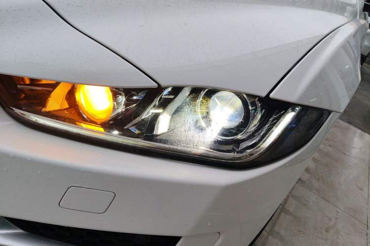 Used Jaguar XE 2015 2.0T 200 PS R-Sport Left Front Headlight
