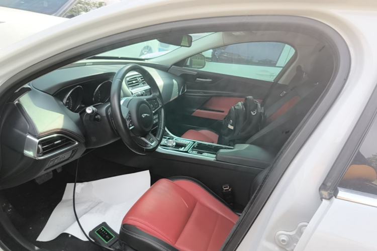 Used Jaguar XE 2015 2.0T 200 PS R-Sport Left Front Seat