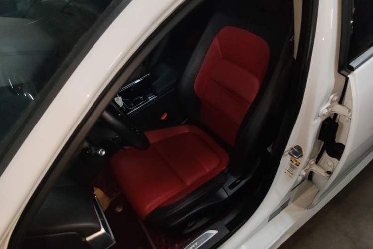 Used Jaguar XE 2015 2.0T 200 PS R-Sport Left Front Seat