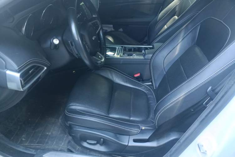 Used Jaguar XE 2015 2.0T 200 PS R-Sport Left Front Seat
