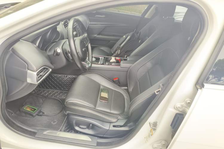 Used Jaguar XE 2015 2.0T 200 PS R-Sport Left Front Seat