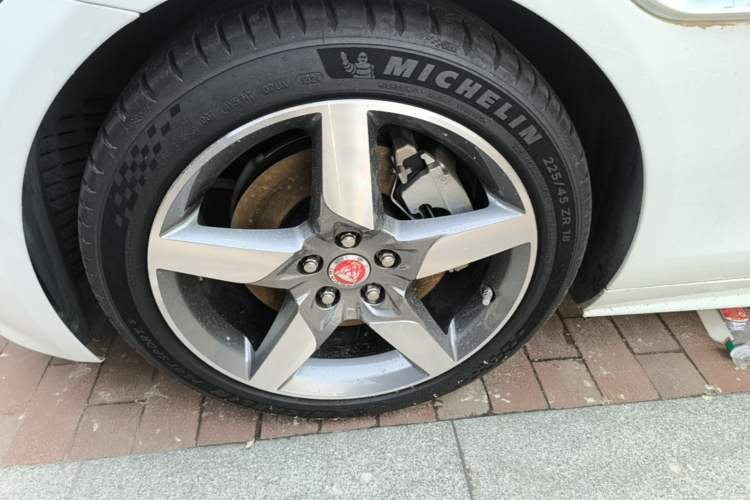 Used Jaguar XE 2015 2.0T 200 PS R-Sport Left Front Wheel Hub