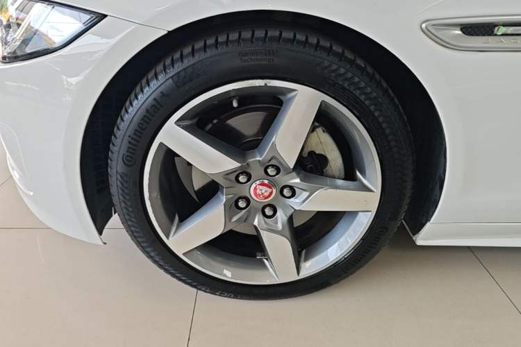 Used Jaguar XE 2015 2.0T 200 PS R-Sport Left Front Wheel Hub