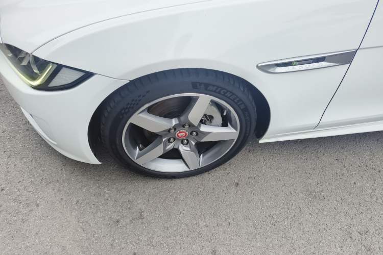 Used Jaguar XE 2015 2.0T 200 PS R-Sport Left Front Wheel Hub