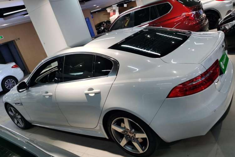 Used Jaguar XE 2015 2.0T 200 PS R-Sport Left Side