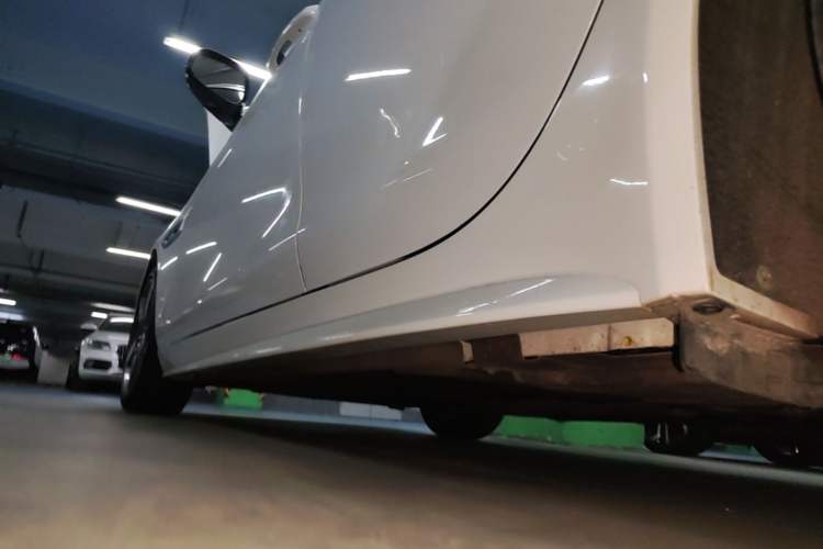 Used Jaguar XE 2015 2.0T 200 PS R-Sport Left Side Sill