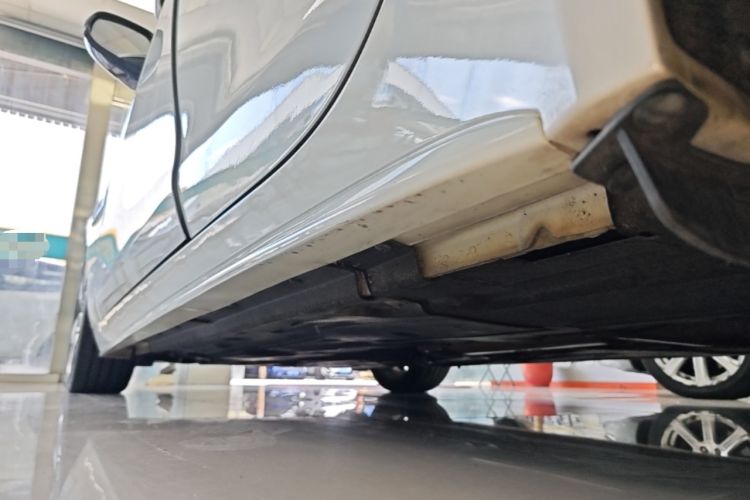 Used Jaguar XE 2015 2.0T 200 PS R-Sport Left Side Sill