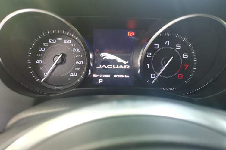 Used Jaguar XE 2015 2.0T 200 PS R-Sport Odometer Close Up