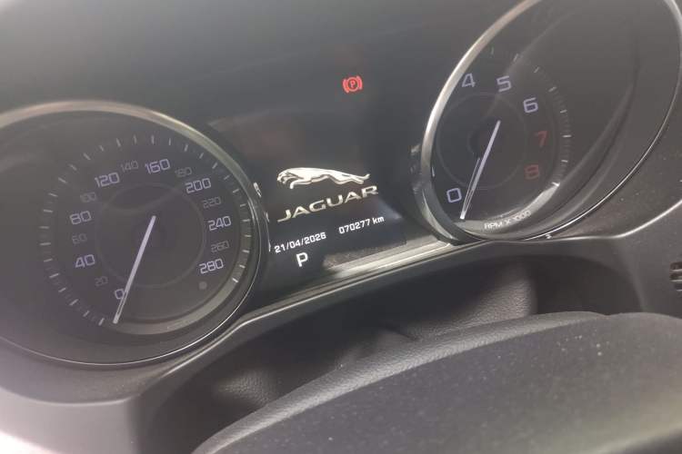 Used Jaguar XE 2015 2.0T 200 PS R-Sport Odometer Close Up