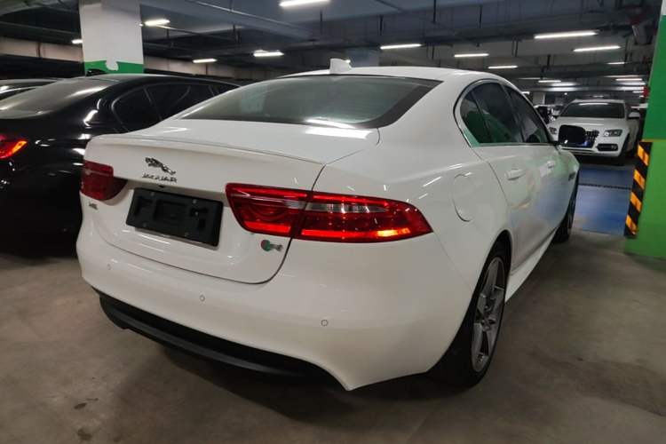 Used Jaguar XE 2015 2.0T 200 PS R-Sport Rear Right 45 Deg