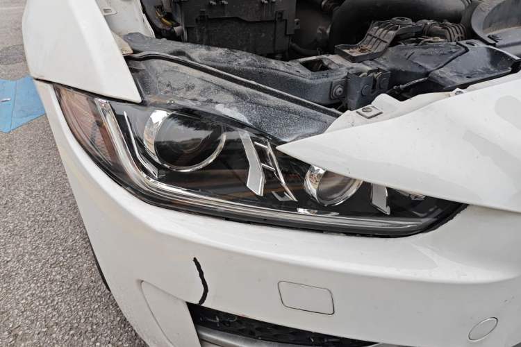 Used Jaguar XE 2015 2.0T 200 PS R-Sport Right Front Headlight