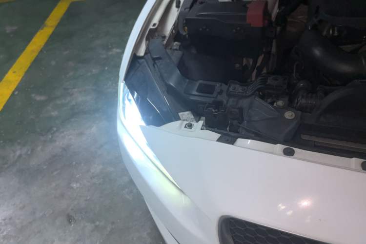 Used Jaguar XE 2015 2.0T 200 PS R-Sport Right Front Headlight