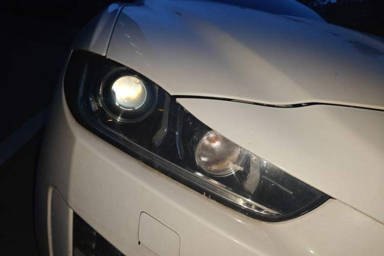 Used Jaguar XE 2015 2.0T 200 PS R-Sport Right Front Headlight