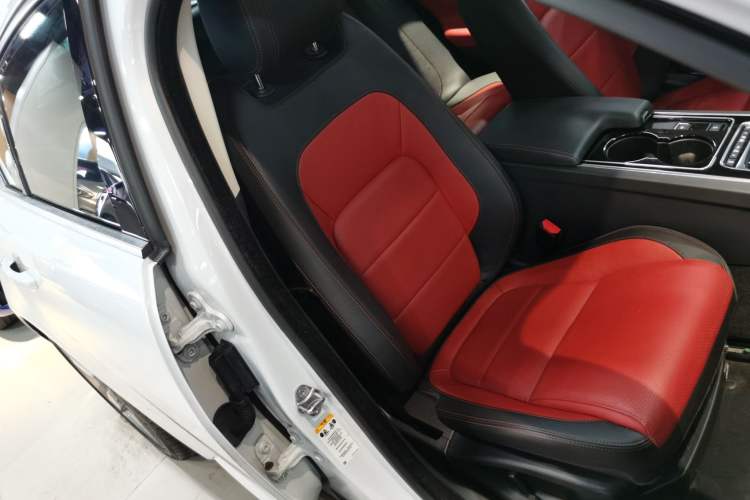 Used Jaguar XE 2015 2.0T 200 PS R-Sport Right Front Seat