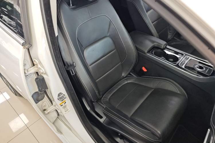 Used Jaguar XE 2015 2.0T 200 PS R-Sport Right Front Seat
