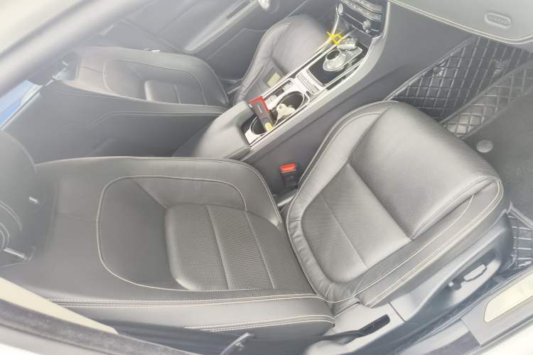Used Jaguar XE 2015 2.0T 200 PS R-Sport Right Front Seat