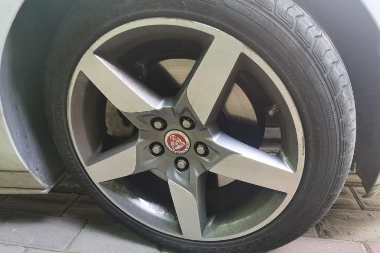 Used Jaguar XE 2015 2.0T 200 PS R-Sport Right Front Wheel Hub