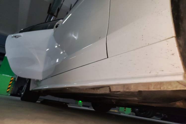 Used Jaguar XE 2015 2.0T 200 PS R-Sport Right Side Sill