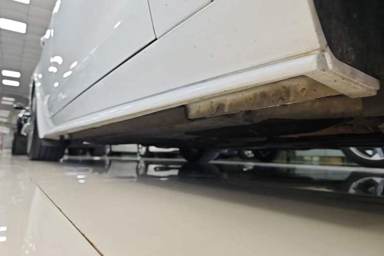 Used Jaguar XE 2015 2.0T 200 PS R-Sport Right Side Sill