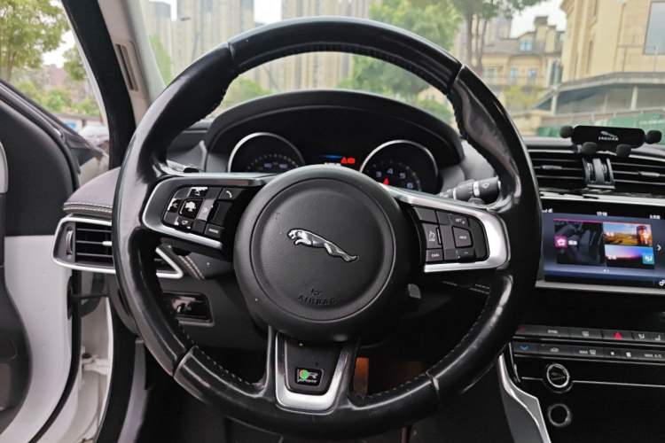 Used Jaguar XE 2015 2.0T 200 PS R-Sport Steering Wheel