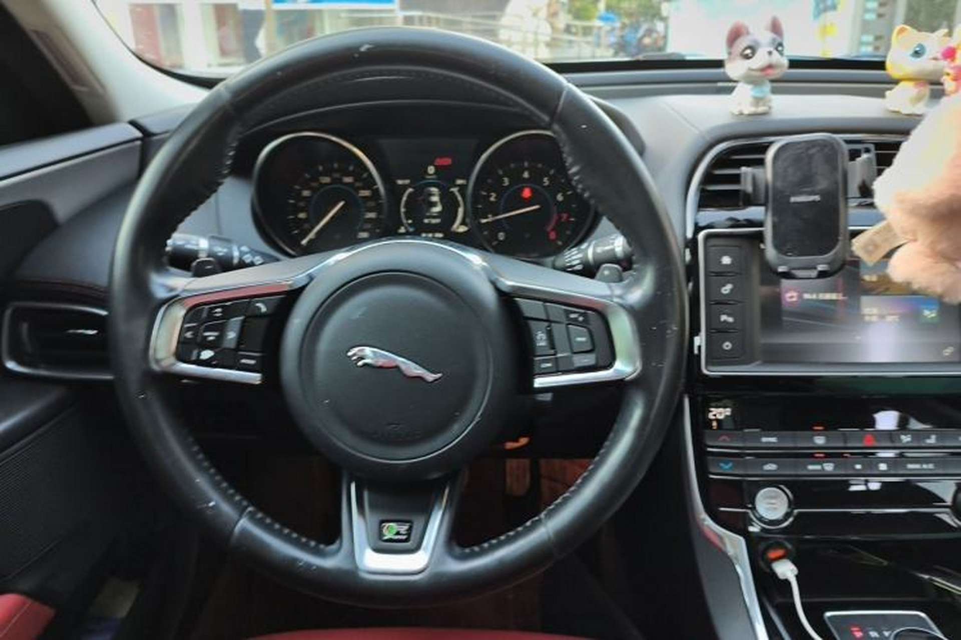 Used Jaguar XE 2015 2.0T 200 PS R-Sport Steering Wheel
