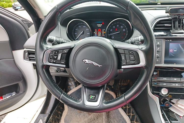 Used Jaguar XE 2015 2.0T 200 PS R-Sport Steering Wheel