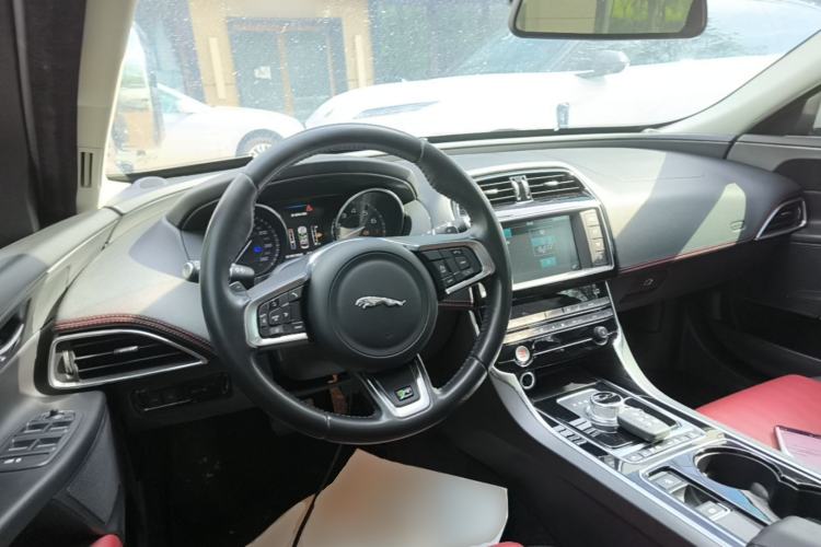 Used Jaguar XE 2015 2.0T 200 PS R-Sport Steering Wheel