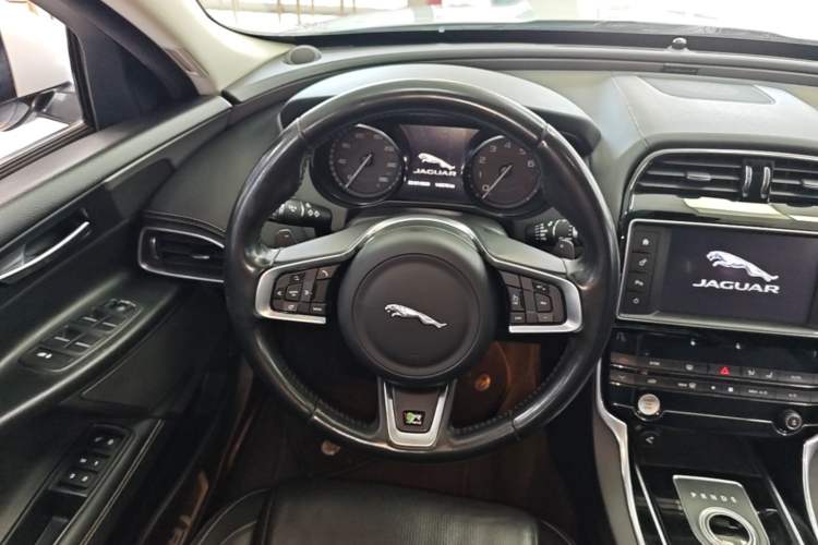 Used Jaguar XE 2015 2.0T 200 PS R-Sport Steering Wheel