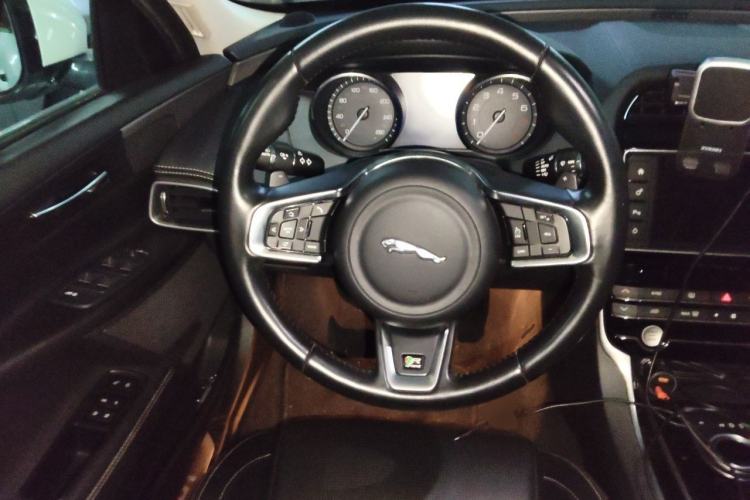 Used Jaguar XE 2015 2.0T 200 PS R-Sport Steering Wheel
