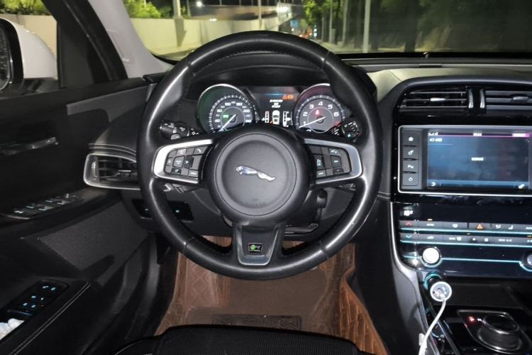 Used Jaguar XE 2015 2.0T 200 PS R-Sport Steering Wheel