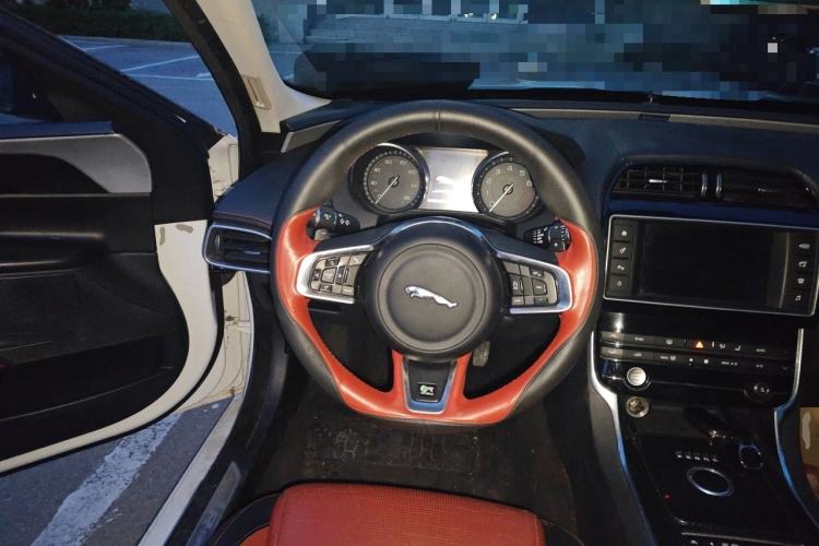 Used Jaguar XE 2015 2.0T 200 PS R-Sport Steering Wheel