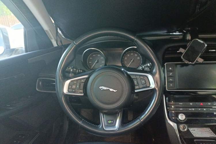 Used Jaguar XE 2015 2.0T 200 PS R-Sport Steering Wheel