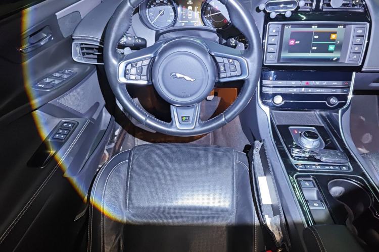 Used Jaguar XE 2015 2.0T 200 PS R-Sport Steering Wheel