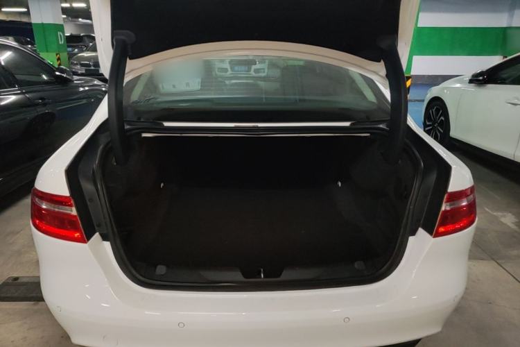 Used Jaguar XE 2015 2.0T 200 PS R-Sport Trunk