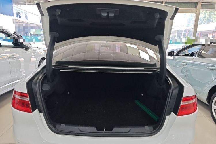 Used Jaguar XE 2015 2.0T 200 PS R-Sport Trunk