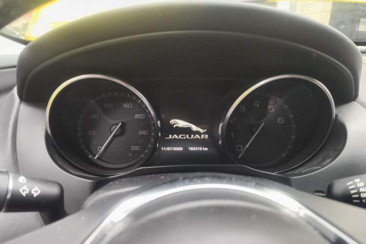 Used Jaguar XE 2015 2.0T 200 PS R-Sport Instrument Cluster