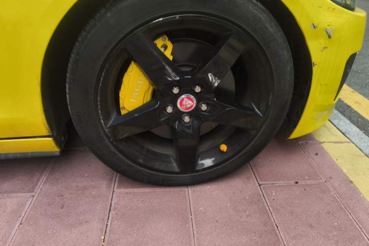 Used Jaguar XE 2015 2.0T 200 PS R-Sport Right Front Wheel Hub