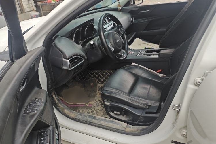 Used Jaguar XE  Driver Seat