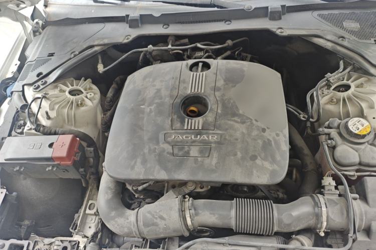 Used Jaguar XE  Engine Bay