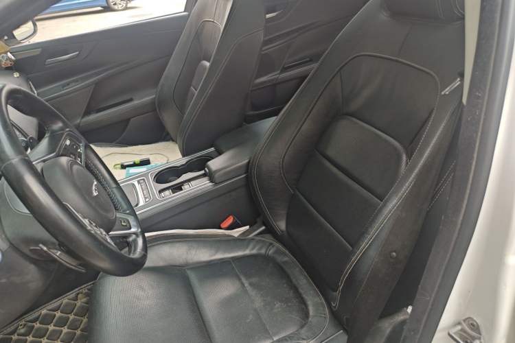Used Jaguar XE  Left Front Seat