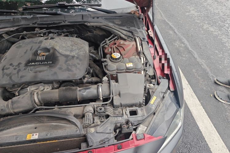 Used Jaguar XE 2017 2.0T 200 PS R-Sport Engine Bay Left