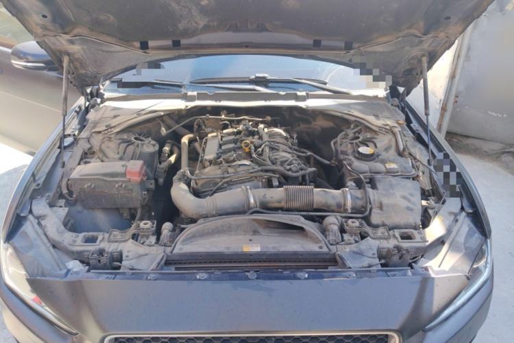 Used Jaguar XE 2017 2.0T 200 PS R-Sport Engine Bay